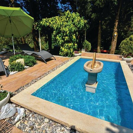 2 Bedroom Awesome Apartment In Portorož Kültér fotó